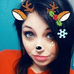 Meet your Posher, Becca